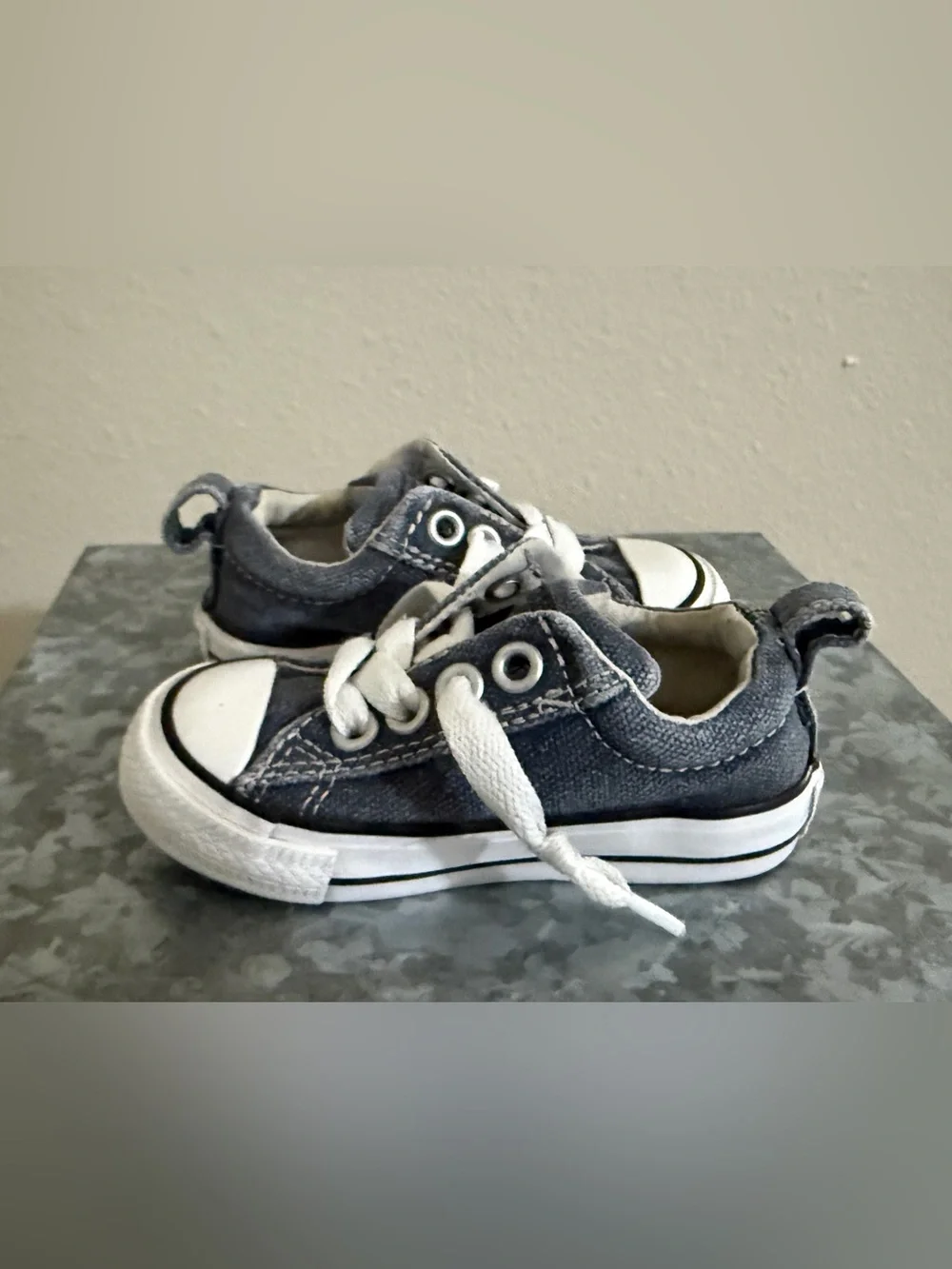 Converse comfortable low